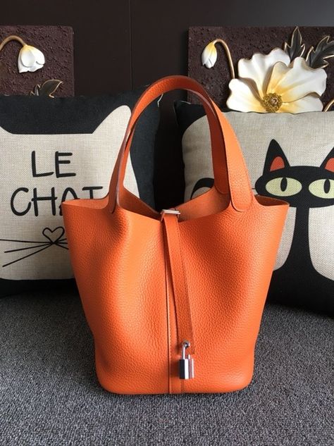 Summer Toe Designs, Hermes Picotin, Minimalist Women, Minimalist Bag, Orange Poppy, Toes Designs, Bags Aesthetic, Women Bags Fashion, Bag Dress