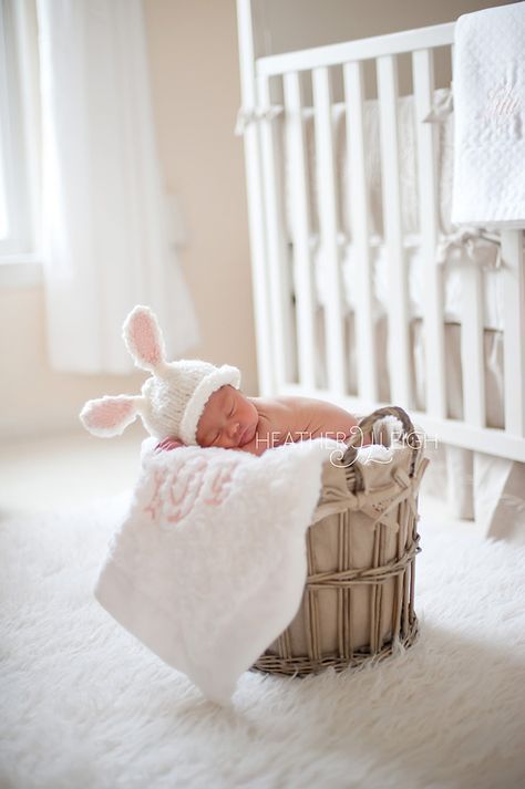 I really want to do this with my son!! He'll be born around Easter and this would be a really cute newb… | Newborn pictures, Baby pictures, Newborn baby photography Baby Born Pictures, Somebunny Loves You, Easter Photography, Easter Pictures, Easter Photos, Newborn Shoot, Baby Easter, Newborn Baby Photography, Baby Born