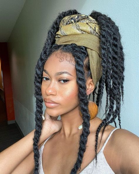 Jumbo Ponytail with Marley Twists Irl References, Twist Cornrows, Cabello Afro Natural, Senegalese Twist Hairstyles, Afro Twist, Marley Hair, Marley Twists, Natural Hair Twists, Pelo Afro