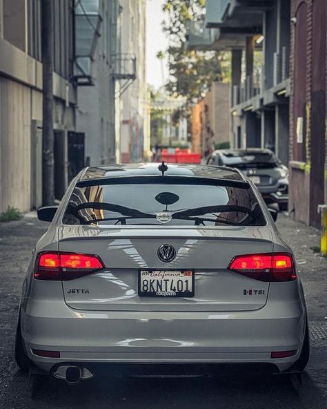 Volkswagen Jetta Custom, Jetta Tsi, Car Sticker Ideas, Jetta Gti, Luxury Car Photos, Jetta Mk6, Rich Cars, Polo Gti, Drifting Cars