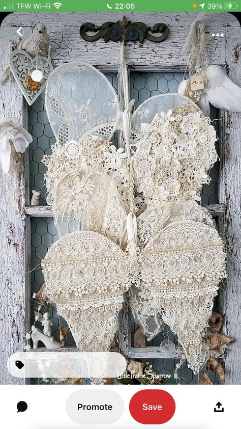 Chic Wedding Favors, Wire Wings, Lace Wings, Diy Angel Wings, Shabby Chic Baby, Lace Crafts, Shabby Chic Crafts, Chic Baby, Shabby Chic Diy