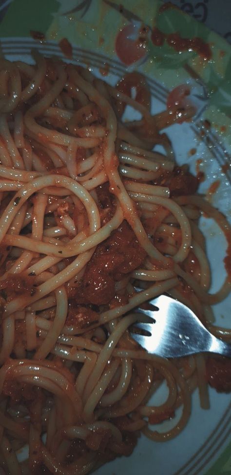 #food #foodphotography #foodstagram #pasta #redsauce #arrabiata #spaghetti Arrabiata Spaghetti, Spaghetti Photography, Spaghetti Aesthetic, Ace Aesthetic, Plate Of Spaghetti, Tire Pictures, Silly Puppets, Snap Streak, Red Sauce