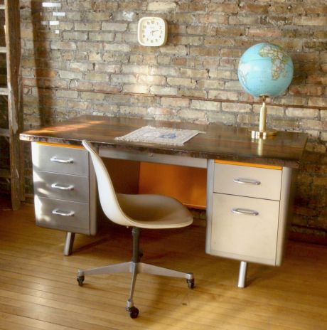 Industrial Office Desk, Tanker Desk, Garage Workbench Plans, Desk Makeover, Workbench Plans, Diy Furniture Renovation, Studio Room, Art Desk, Desk Office