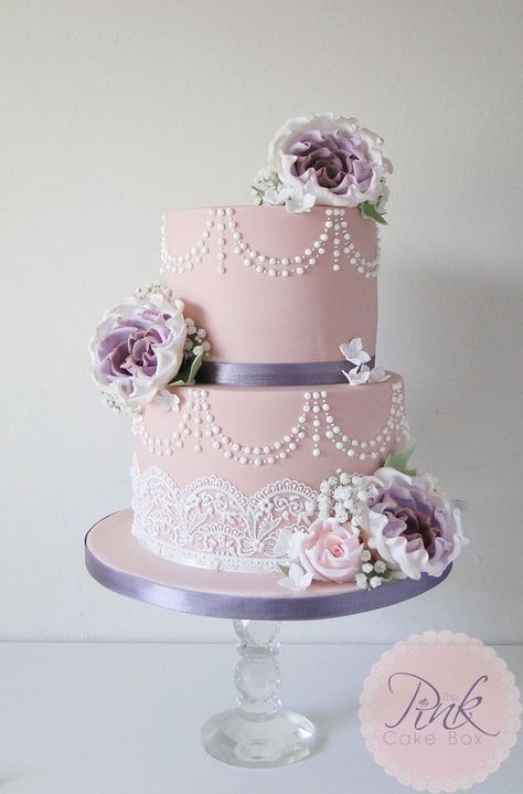 Sparkle Wedding Cakes, Coral Wedding Cakes, Sugar Flower Wedding Cake, Wedding Cake Peach, Pink Cake Box, Watercolor Wedding Cake, Wedding Cake Setting, Wedding Cake Ribbon, Cake Rose