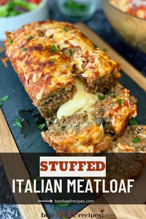 Meatloaf cut into sliced filled with melted cheese. Meatloaf Recipe With Cheese, Italian Style Meatloaf, Sausage Meatloaf, Italian Meatloaf Recipes, Tasty Meatloaf Recipe, Easy Meatloaf Recipe, Cheese Stuffed Meatloaf, Stuffed Meatloaf, Italian Meatloaf