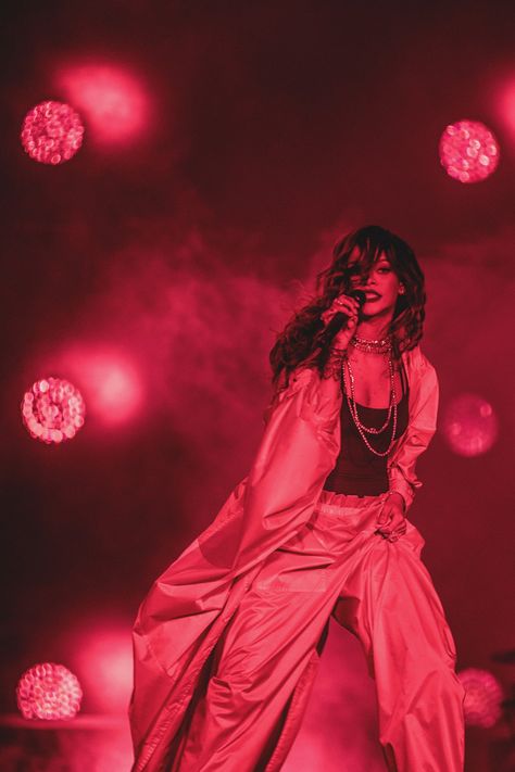 Rihanna Rihanna Pictures, Rihanna Baby, Rihanna Concert, Rihanna Fenty Beauty, Rihanna Photos, Dream Music, Concert Aesthetic, Dream Concert, Rock In Rio