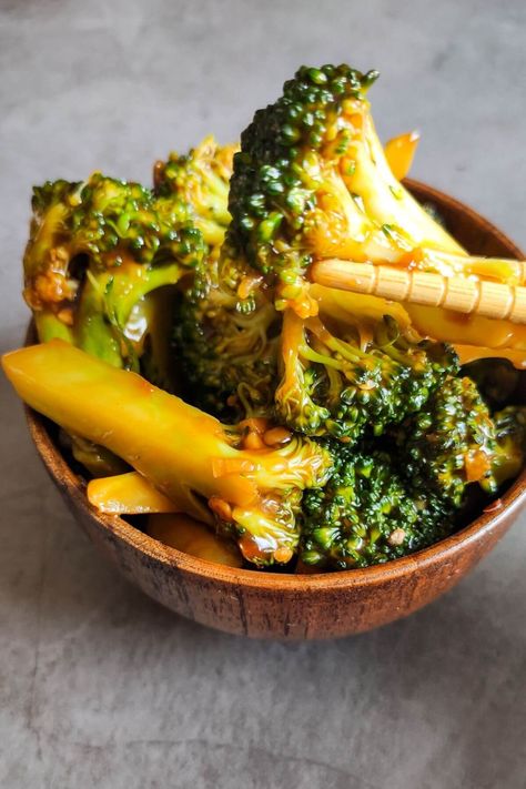 Spicy Broccoli Recipes, Asian Style Broccoli, Chinese Sides, Broccoli In Garlic Sauce, Chinese Broccoli Recipe, Broccoli With Garlic Sauce, Asian Sides, Asian Veggies, Spicy Broccoli