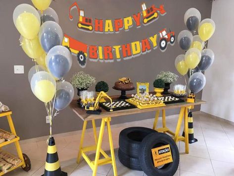 Construction Birthday Party Cakes, Construction Truck Birthday, Construction Themed Party, Truck Birthday Cake, Birthday Party Decoration Ideas, Digger Birthday, Truck Birthday Cakes, Construction Theme Birthday Party, 2nd Birthday Party For Boys