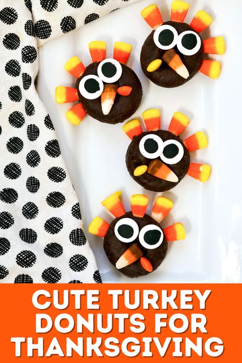 Celebrate turkey day with a special turkey inspired treat. Your kids will love these fun turkey donuts for breakfast or a snack. Oreo Turkey, Turkey Desserts, Chocolate Turkey, Thanksgiving Desserts Kids, Turkey Cupcakes, Oreo Dirt, Thanksgiving Snacks, Thanksgiving Breakfast, Turkey Cookies