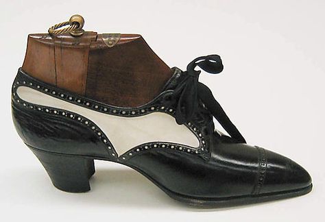 Fashion 1910, Historical Shoes, 1910s Fashion, Shoe Gallery, Old Shoes, Edwardian Fashion, Fabulous Shoes, Mode Vintage, Metropolitan Museum Of Art