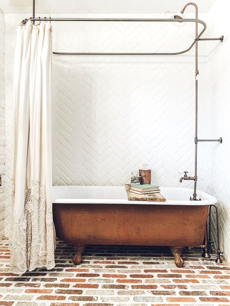 Rustic Shower Ideas Bathroom Farmhouse, Clawfoot Tub Shower Combo, Bathrooms With Clawfoot Tubs, Clawfoot Tub Ideas, Clawfoot Tub Shower Curtain, Bathroom Clawfoot Tub, Tub Bathroom Ideas, Black Clawfoot Tub, Clawfoot Tub Bathroom