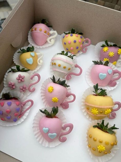 Teacup Strawberries, Party Strawberries, Party Treat Ideas, Birthday Cake Pop, 40th Birthday Cake, Tea Rex, House Makeovers, Dipped Strawberries, Birthday Cake Pops