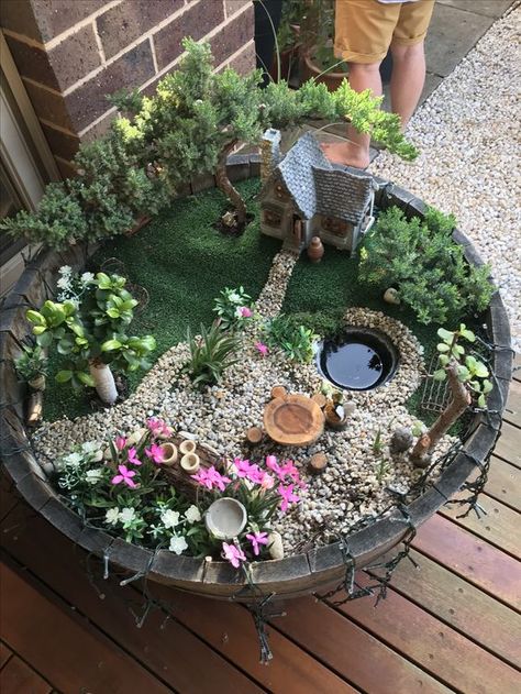 62 DIY Miniature Fairy Garden Ideas to Bring Magic Into Your Home Fairy Garden Design Ideas, Kaktus Dan Sukulen, Fairy Garden Pots, Indoor Fairy Gardens, Fairy Garden Ideas, Fairy Garden Plants, Fairy Garden Designs, Fairy Garden Crafts, Mini Fairy Garden