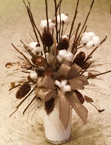 Cotton Blossom Decor, Cotton Craft Ideas, Cotton Decorations Ideas, Cotton Boll Decor, Farm Table Decor, Woodland Centerpiece, Winter Flower Arrangements, Americana Crafts, Cotton Mouth