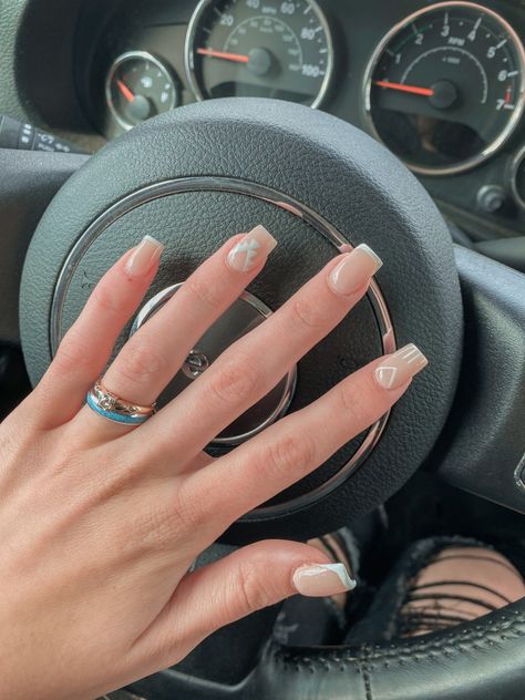 Ombre Western Nails, Morgan Wallen Acrylic Nails, Subtle Western Nails, Western Bride Nails, Plain Western Nails, White Country Nails, Short Nails Western, Cute Country Nails Short, White Western Nail Ideas