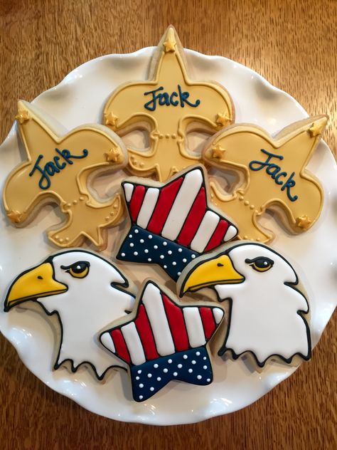 Cookies for Eagle Scout celebration. Scout Decorations, Eagle Scout Project Ideas, Eagle Scout Cake, Campfire Cookies, Eagle Scout Gifts, Boy Scouts Eagle, Confectionary Art, Eagle Scout Ceremony, Arrow Of Lights