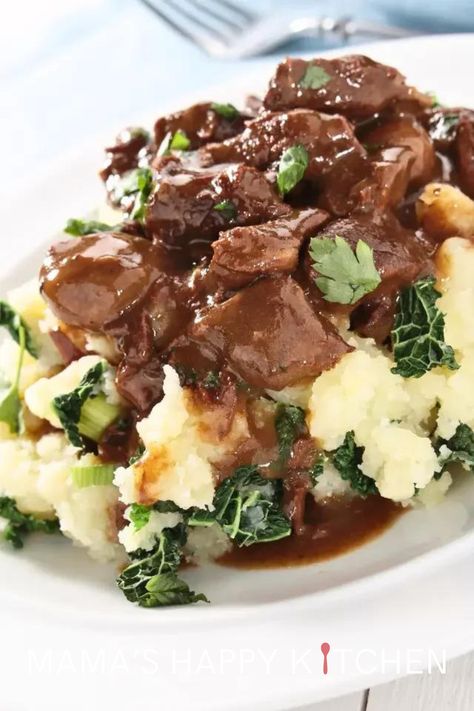 This tasty mix of Beef Stew and Mashed Potatoes is a delicious dish made with yummy beef and mashed potatoes. It's super easy to make with simple steps and Beef And Mashed Potatoes Recipes, Stew And Mashed Potatoes, Stew With Mashed Potatoes, Beef And Mashed Potatoes, Ice Cream Bar Recipe, Different Cuts Of Beef, Beef And Potato Stew, Mushroom Stew, Gluten Free Potatoes