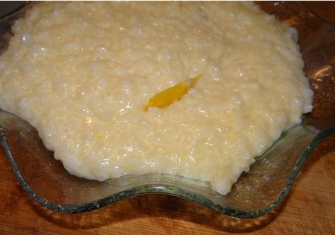 Mom's Portuguese Rice Pudding (Arroz Doce) - the portuguese american mom Portuguese Sweet Rice Recipe, Rice Pudding No Egg, Portuguese Sweet Rice, Portuguese Rice Pudding, Portuguese Rice, Rice Pudding Recipe Easy, Chamorro Food, Chamorro Recipes, Baked Rice Pudding