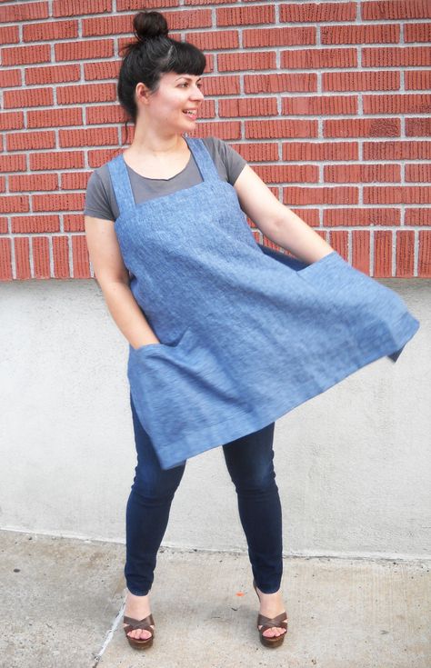 Idea for a linen crossback apron - rectangle with two straps attached Crossback Apron Pattern Free, Cross Back Apron Pattern Free, Homemaker Aesthetic, Cross Back Apron Pattern, Diy Aprons, What Is My Style, Crossback Apron, Apron Pattern Free, Yarn Sewing