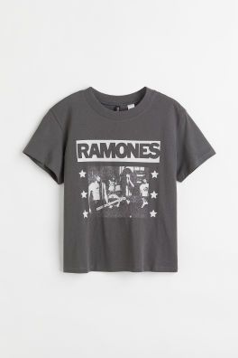 Ramones Shirt, H&m Tshirts, Ramones T Shirt, Silly Clothes, Clothing Guide, H&m Top, Ramones, Vintage Band, No 5