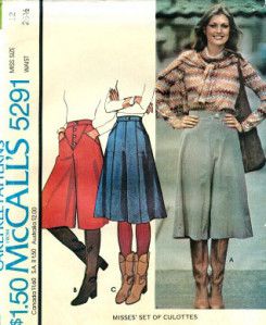 Culottes Pattern, 70s Sewing Patterns, Divided Skirt, 70s Costume, 1970s Sewing Patterns, Nostalgic Memories, Fashion 1970s, Gaucho Pants, Culotte Pants