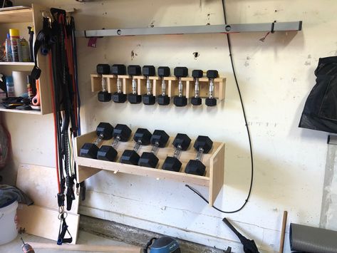 Used leftover plywood to create dumbbell storage in my garage. Huge space saver!!! Weight Storage Ideas, Open Closet Ideas, Home Gym Basement, Home Gym Storage, Gym Organizer, Diy Gym Equipment, Dumbbell Storage, Ideas For Organizing, Home Gym Garage