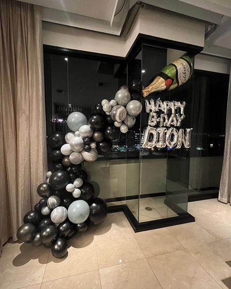 Champagne Bottle Balloon Decoration, Bottle Balloon Decoration, Champagne Balloon Garland, Birthday Decorations Ideas, Champagne Balloon, Ballon Decoration, Champagne Balloons, Champagne Birthday, Decorations Ideas