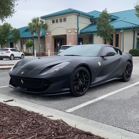 Black Ferrari, 812 Superfast, Ferrari 812 Superfast, Ferrari 812, Real Car, Car Pics, Clothing Haul, Jet Ski, Parking Lot