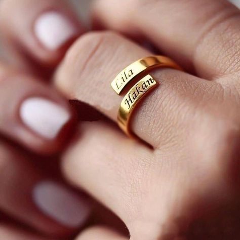 Couple Rings Gold, Engagement Unique, Double Name, Couple Ring Design, Gold Finger Rings, Engagement Rings Couple, New Gold Jewellery Designs, Luxury Vehicles, Design Letters