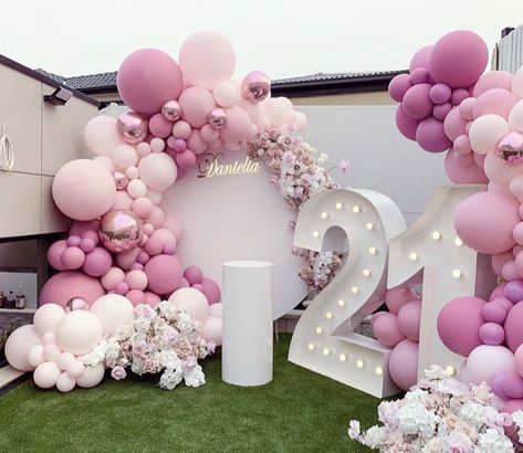 Pink 21st Birthday Ideas, Pink 21st Birthday, 21st Birthday Party Decor, 21st Birthday Ideas, 21st Birthday Themes, 18th Birthday Decorations, 21st Bday Ideas, 20th Birthday Party, 21st Birthday Decorations