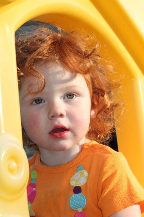 Red Hair Kid, Red Hair Baby, Korean Baby Girl, People With Red Hair, Redhead Baby, Ginger Kids, Ginger Babies, Dark Red Hair, Beautiful Red Hair