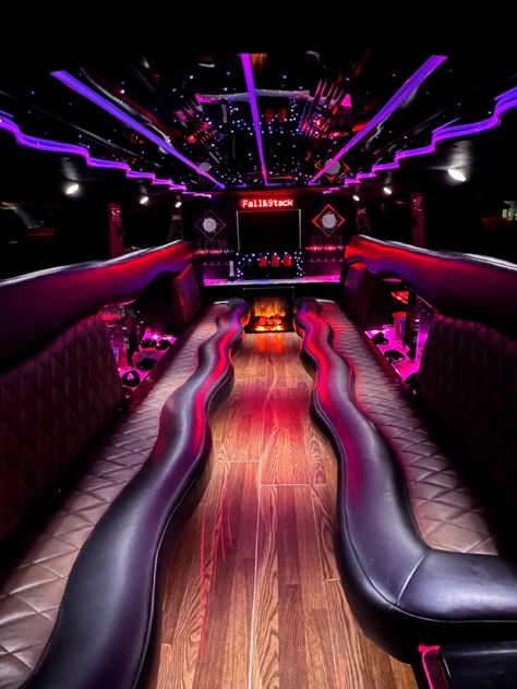 #partybus #limousine #luxury Party Bus For Quinceanera, Limozeen Car, Sweet 16 Party Bus, Diy Party Bus, Limousine Aesthetic, Limo Aesthetic, Party Bus Aesthetic, Prom Wallpaper, Limo Interior