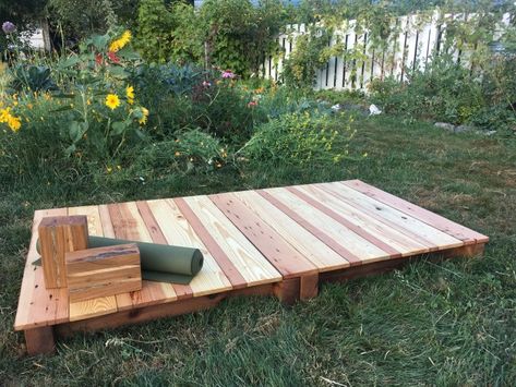 Outdoor Yoga Space Backyards, Outdoor Yoga Platform, Outdoor Yoga Space, Outdoor Meditation Space, Backyard Yoga, Yoga Meditation Space, Yoga Platform, Yoga Area, Yoga Garden