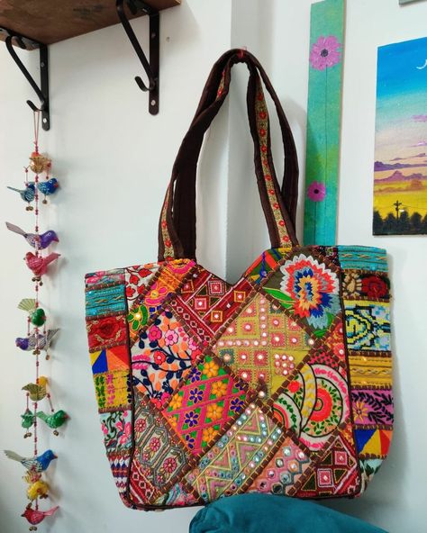 (BESTOF CRAFTS)Vintage look Traditional gujrati handmade multi color patch work shoulder bag. DM FOR ORDER wholesale and retail! Patch Work Bag, Painted Suits, Anklets Indian, Embroidery Product, Crafts Vintage, Handmade Fabric Bags, Business Notes, Polymer Clay Flower Jewelry, Painted Tote