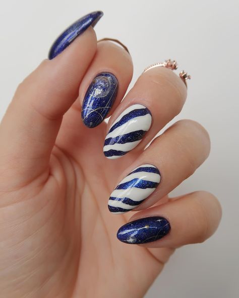 Ahsoka Tano Nails, Ahsoka Nails, Star Wars Nails Designs, Star Wars Nail Art, Ahsoka Star Wars, Star Wars Inspired Outfits, Star Wars Nails, Nail Inspired, Disneyland Nails