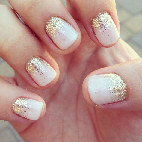 Gold glitter. Ombre Nails Glitter, Creative Nail Designs, Nail Art Wedding, Bohol, Orange Nails, Nailed It, Manicure Y Pedicure, Creative Nails, Summer Makeup