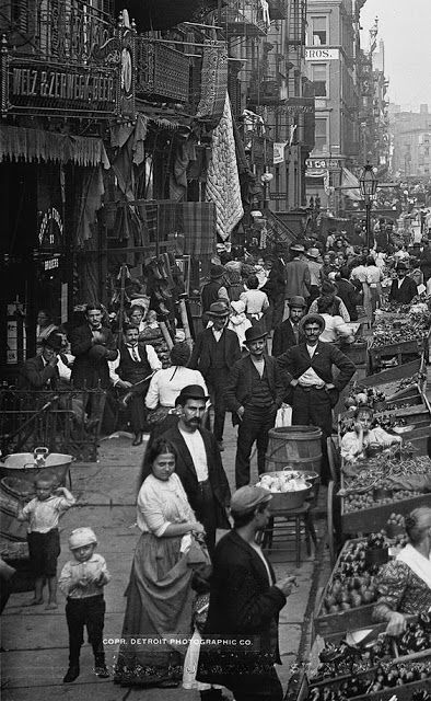 Don Vito Corleone, Nyc History, Mulberry Street, New York Vintage, Street New York, Gilded Age, History Photos, Little Italy, Vintage New York