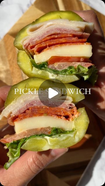 Sheila Williams on Instagram: "PICKLE SANDWICH 🥒 dill pickle stuffed with turkey, salami, pepperoni, lettuce, tomato, mayo & spicy garlic sauce! This was so FLAVORFUL & refreshing🤌🏼  #picklesandwich #pickles #snackideas #easysnack #recipeshare #pickle #quickrecipes #easyrecipes" Pickle Meals, Pickle Sandwich Recipes, Stuffed Pickles, Pickle Sandwich, Spicy Garlic Sauce, Pad Wallpaper, Budget Bites, Pickle Wraps, Champagne Coast