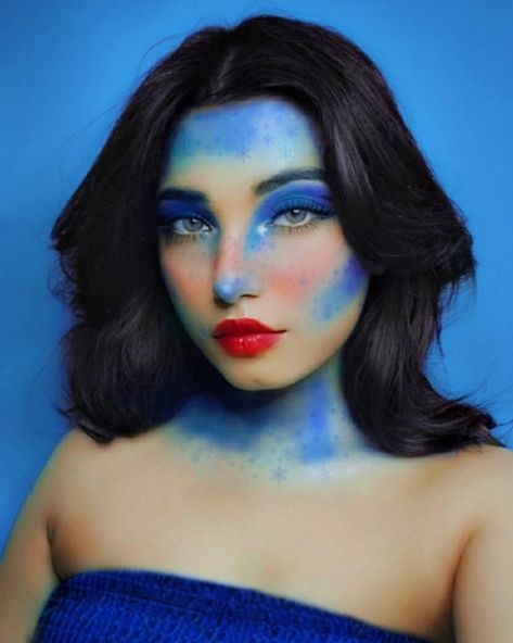 Blue Contour Make Up, Blue Face Paint Makeup, Blue Mushroom Makeup, Blue Costume Makeup, Water Eye Makeup, Blue Water Makeup, Blue Cosplay Makeup, Smurfette Makeup, Water Element Makeup