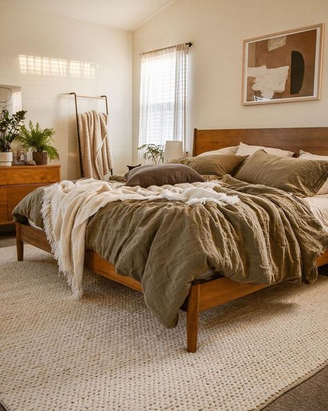 Rugs Under Beds: Dreamy Decorating "Do's" for the Bedroom - The Roll-Out Rugs Under Beds, Bedroom Rugs Under Bed, Rug Under Bed, Small Bedroom Rug, White Bed Covers, Gender Neutral Bedrooms, Desert Boho, Neutral Bedroom Decor, Earthy Bedroom