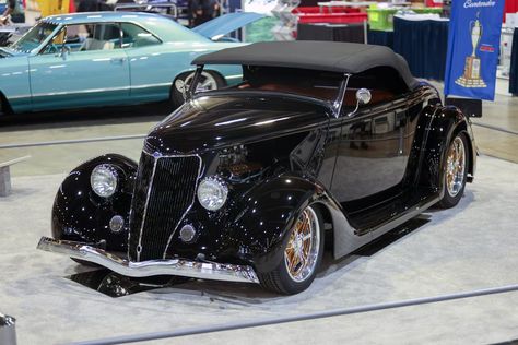 Ford America, Boyd Coddington, 32 Ford Roadster, Gothic Decor Bedroom, Dodge Hemi, 1932 Ford Roadster, Ford Roadster, 32 Ford, 1932 Ford