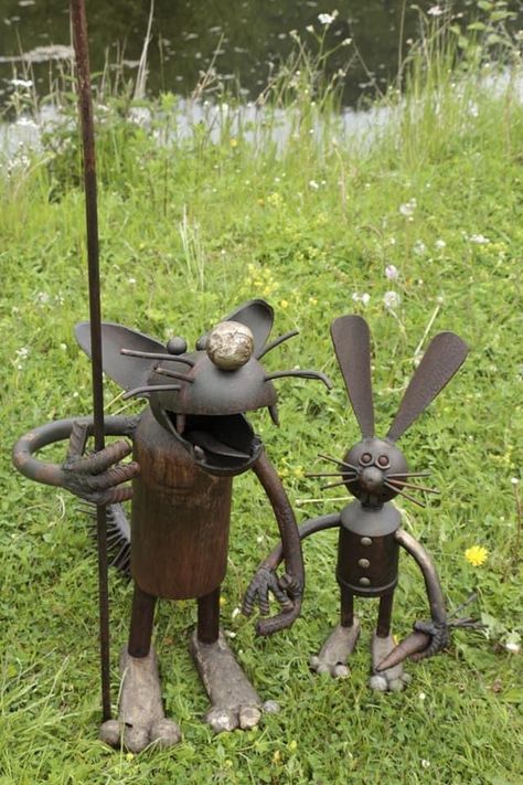 Funky Creatures, Metal Animals, Tin Can Art, Tank Art, Welding Ideas, Can Art, Metal Yard Art, Metal Works, Metal Art Sculpture