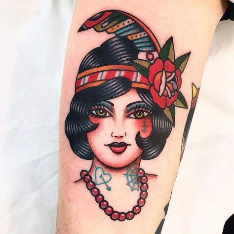 Traditional Tattoo Girl Head, Flapper Tattoo, Traditional Tattoo Girls, Mujeres Tattoo, Traditional Tattoo Old School, P Tattoo, Traditional Tattoo Sleeve, Instagram London, Back Of Shoulder Tattoo