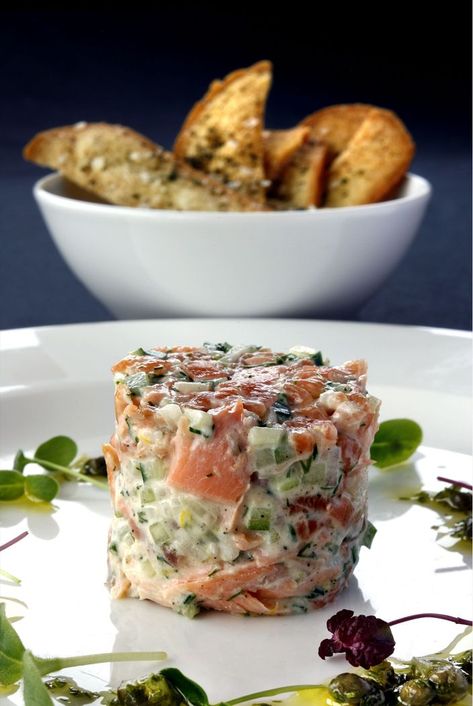 Weekend Appetizers, Rillettes Recipe, Salmon Terrine, Smoked Salmon Recipe, Hot Smoked Salmon, Dinner Party Starters, Mermaid Food, Christmas Starters, Friday Food