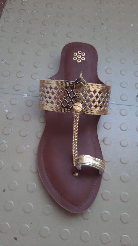 Kholapuri Chappal For Women, Kolhapuri Chappals Woman Style, Kolhapuri Heels, Chappals For Women, Kolhapuri Chappals, Bridal Sandals Heels, Indian Sandals, Trendy Slippers, Mens Sandals Fashion