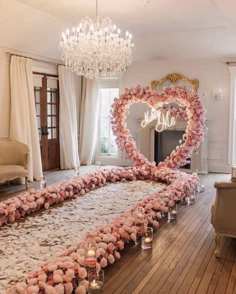 Wedding Proposal Videos, Romantic Bedroom Decor Ideas, Wedding Proposal Ideas Engagement, Surprise Proposal Pictures, Cute Proposal Ideas, Romantic Bedroom Ideas, Artificial Flower Wall, Proposal Pictures, Romantic Bedroom Decor