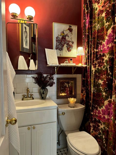 Jewel Tone Bathroom, Maroon Bathroom, Goth Bathroom, Benjamin Moore Bathroom, Blue Library, Bathroom Wall Decor Ideas, Backdrop Paint, Dark Green Kitchen, Bathroom Red