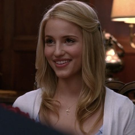 Quinn Fabray Hair, Quinn Fabray Aesthetic, Quinn Fabray Icons, Dianna Agron Glee, Blonde Face Claim, 2012 Hairstyles, Blonde Actress, Diana Agron, Blonde Actresses