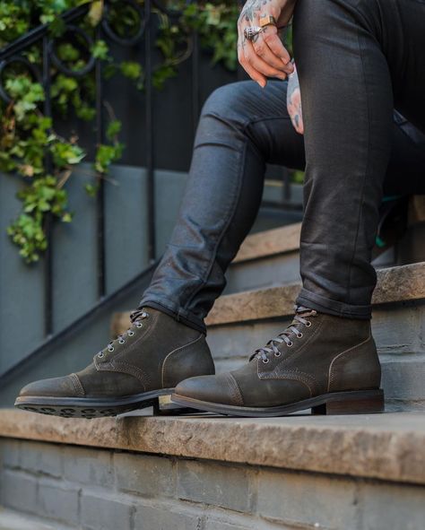 Thursday Boot Company on Instagram: “Olive Change Up 🤙. 📸 @henao.photos #ThursdayBoots #Captain #WeekendMode” Thursday Boot Company, Weekend Mode, Thursday Boots, Rugged Boots, Botas Chelsea, Boot Companies, Men’s Boots, Mens Casual Outfits, Chukka Boots