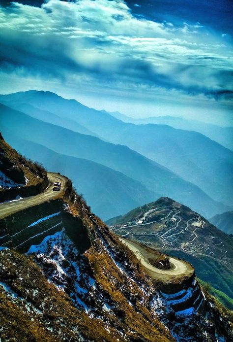 Zuluk, Sikkim Zuluk Sikkim, Sikkim Nature, Sikkim Tourism, Bhutan Travel, Kpop Dress, Honeymoon Tour Packages, Couples Book, Cartoon Clouds, Journey Of Love